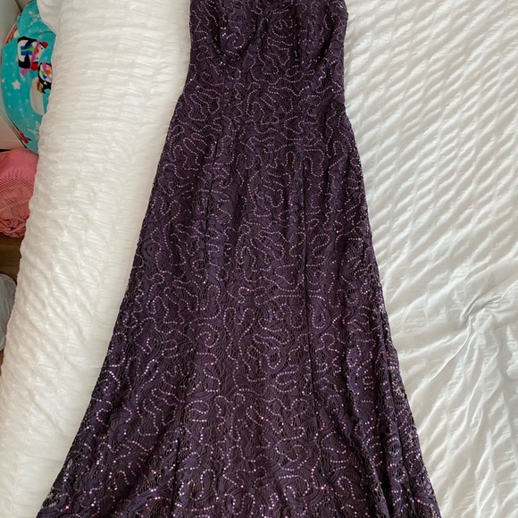 Ignite Evenings Sequin Formal, Mother of the Bride, Prom Dress Size 6 - Picture 5 of 9